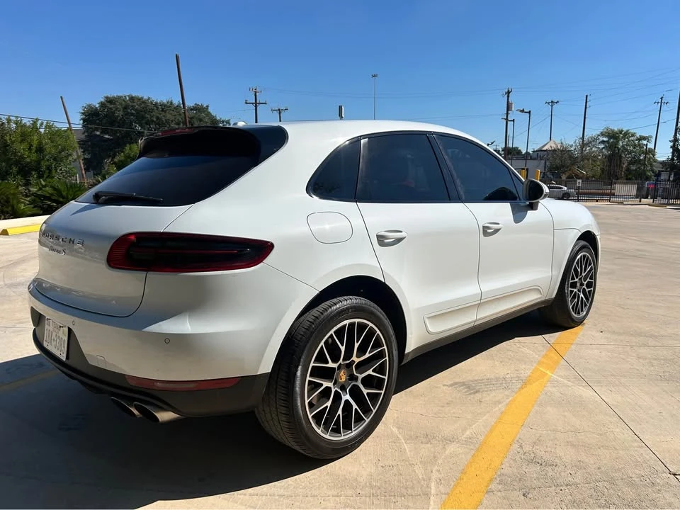 2017 Porsche Macan - Image 16 of 16