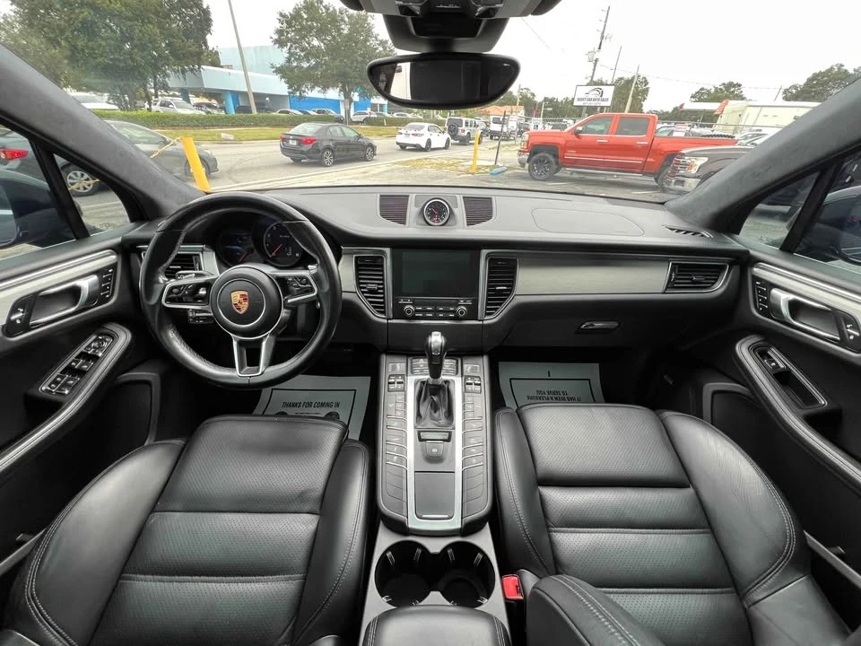 2017 Porsche Macan - Image 9 of 13