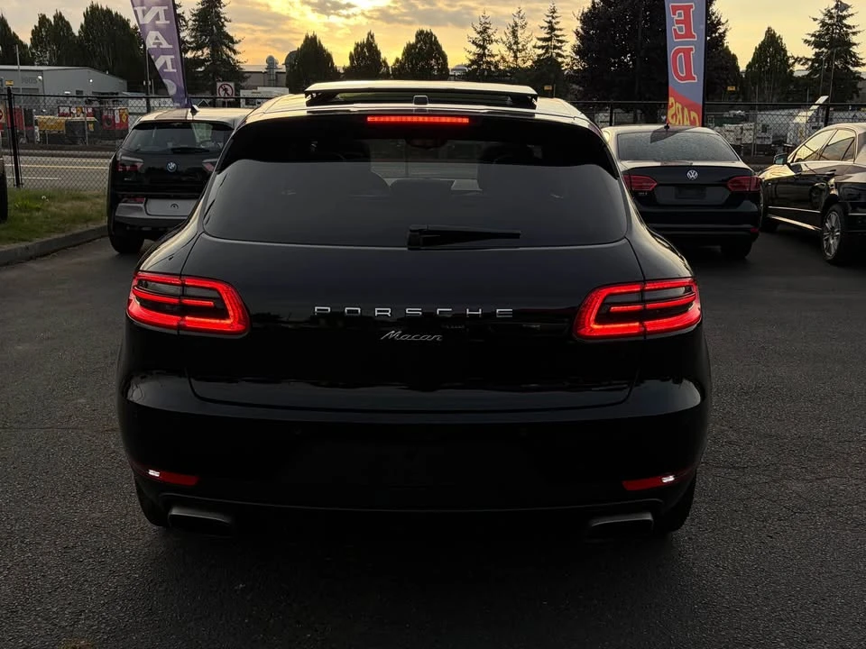 2017 Porsche Macan - Image 9 of 9