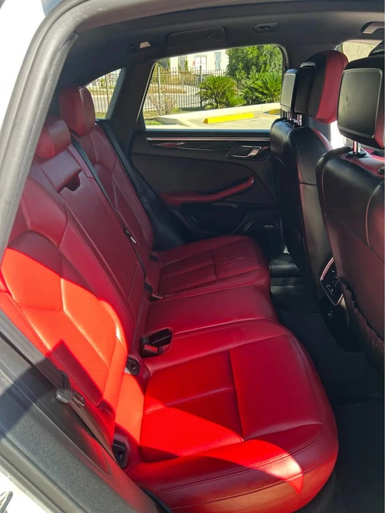 2017 Porsche Macan - Image 5 of 16