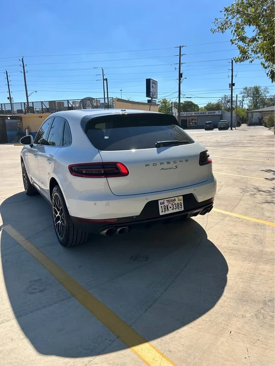 2017 Porsche Macan - Image 9 of 16