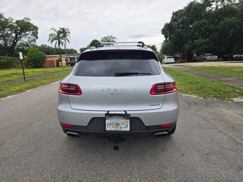 2017 Porsche Macan - Image 5 of 9