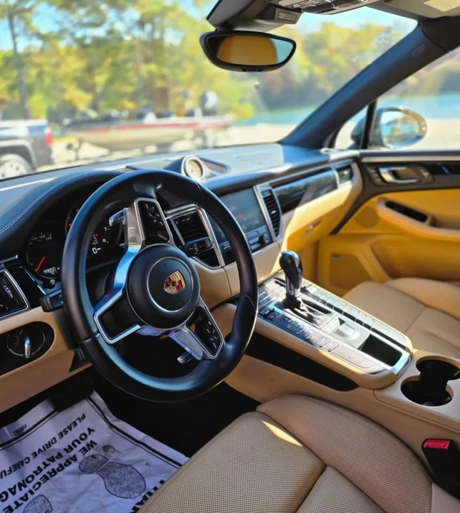 2017 Porsche Macan - Image 3 of 10