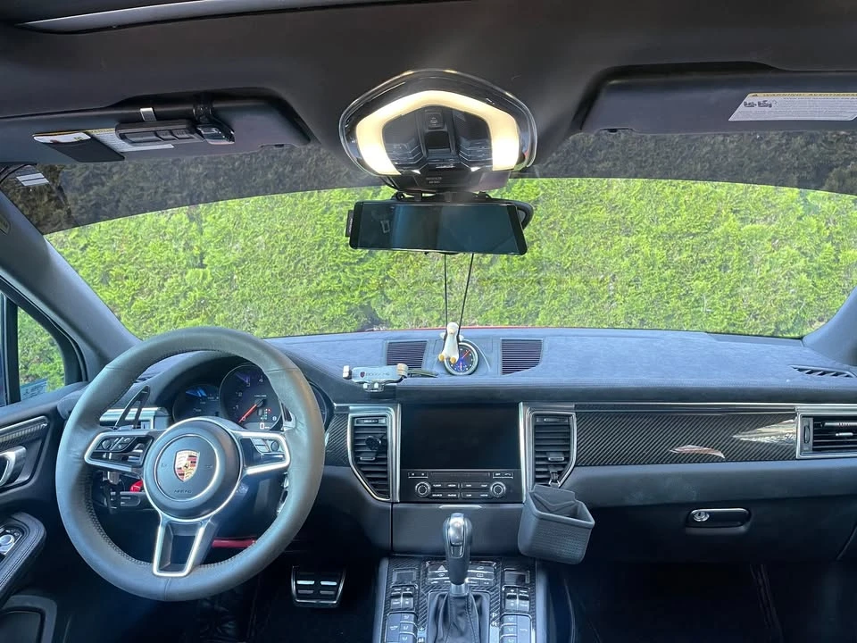 2017 Porsche Macan - Image 4 of 7