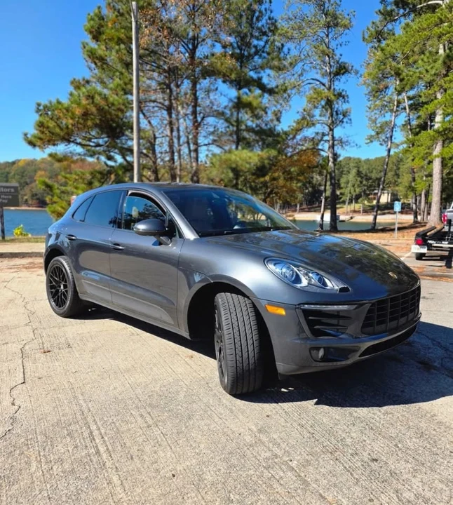 2017 Porsche Macan - Image 2 of 10