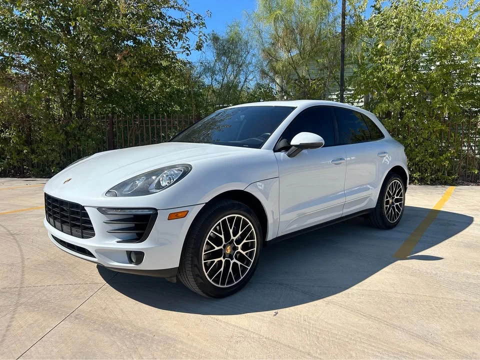 2017 Porsche Macan - Image 11 of 16