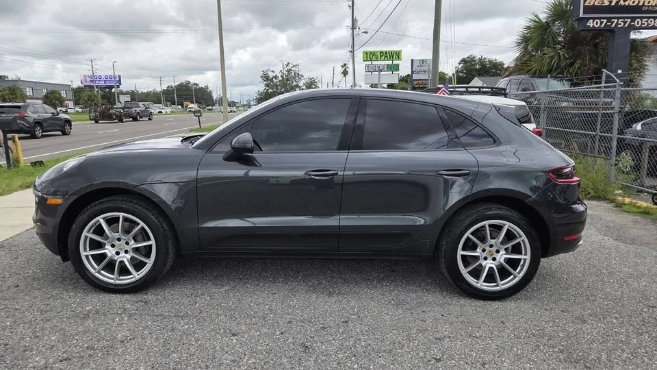 2017 Porsche Macan - Image 2 of 17