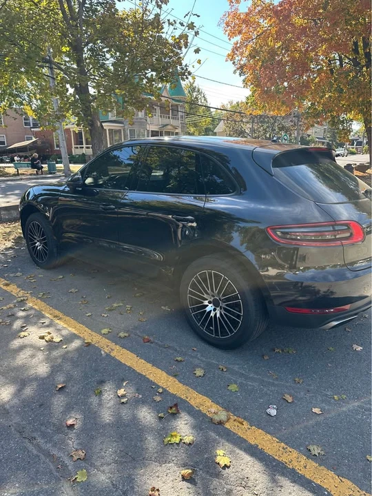 2017 Porsche Macan - Image 2 of 9
