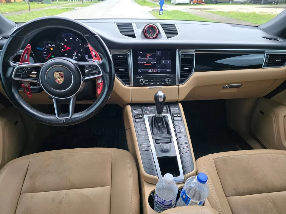 2017 Porsche Macan - Image 8 of 9