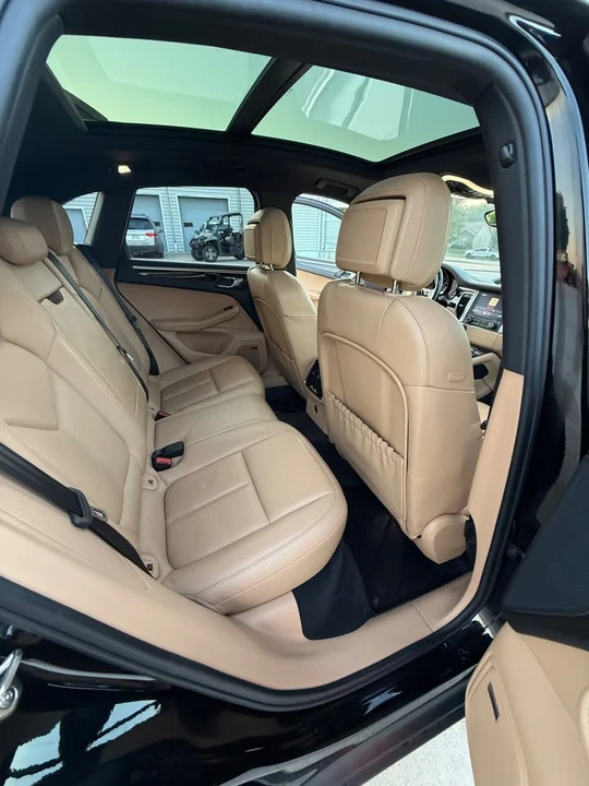 2017 Porsche Macan - Image 10 of 15