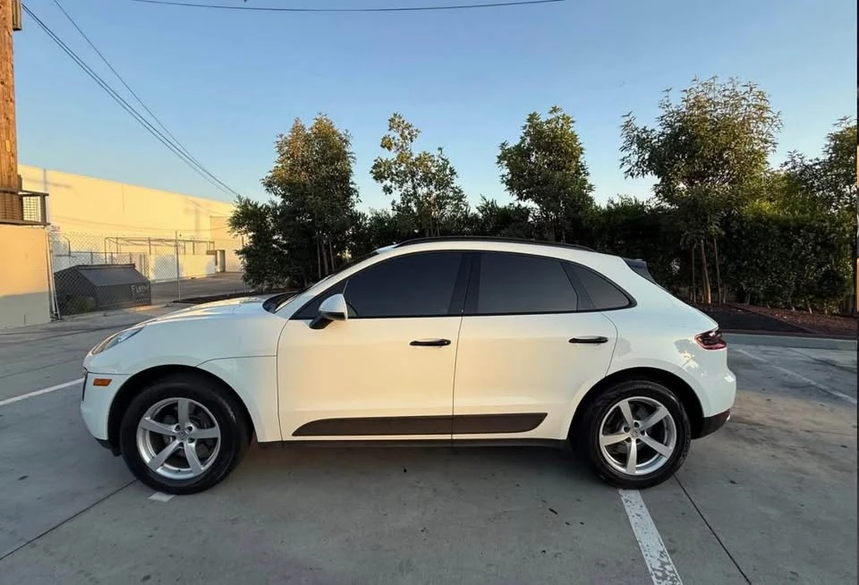 2017 Porsche Macan - Image 2 of 11