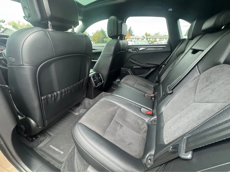 2017 Porsche Macan - Image 11 of 16