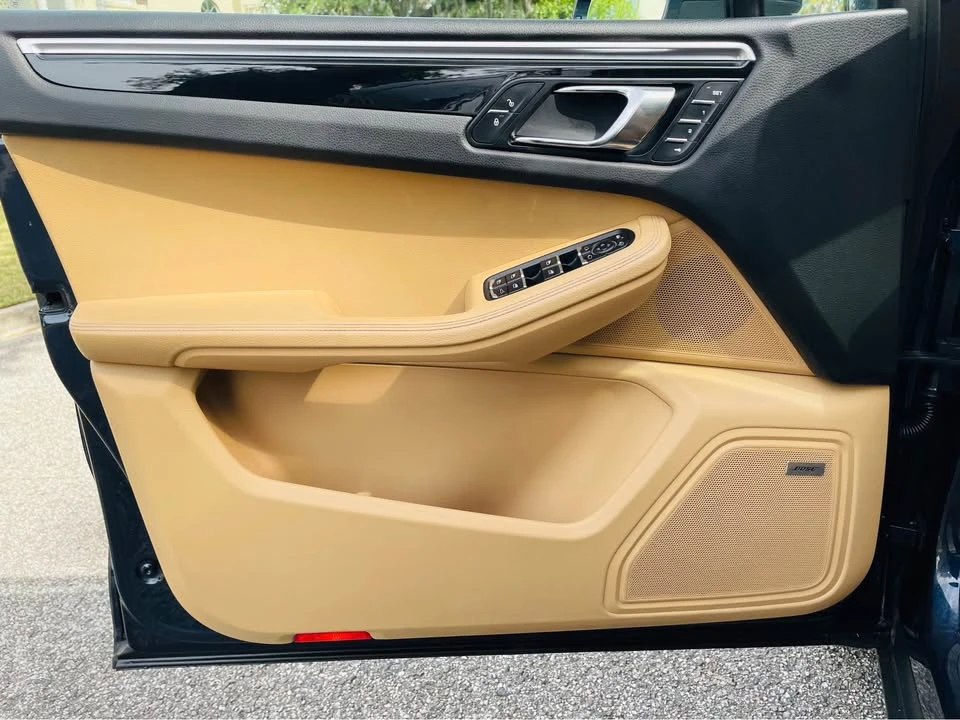 2017 Porsche Macan - Image 12 of 20