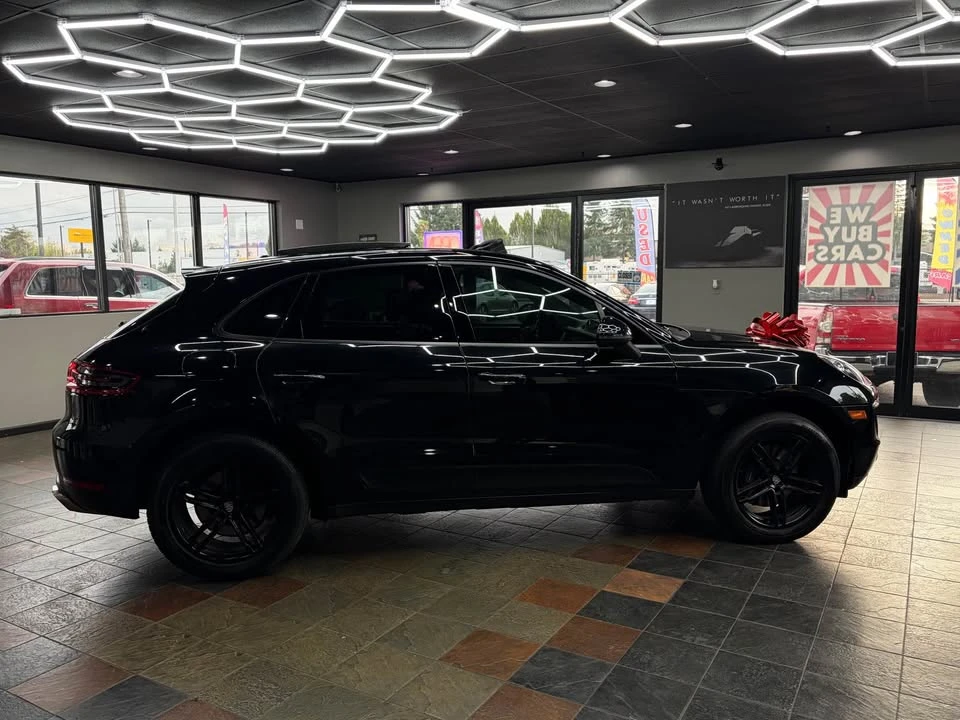 2017 Porsche Macan - Image 7 of 9