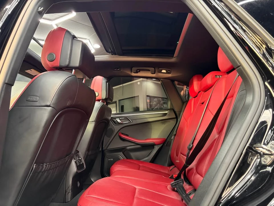 2017 Porsche Macan - Image 2 of 9