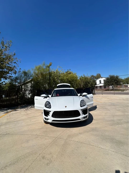 2017 Porsche Macan - Image 2 of 16