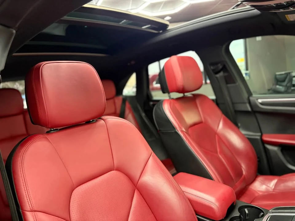 2017 Porsche Macan - Image 6 of 9