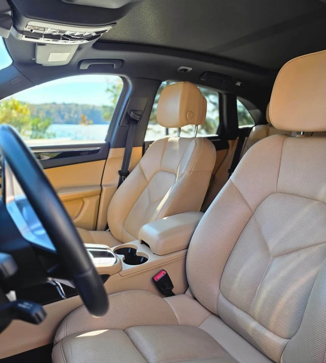 2017 Porsche Macan - Image 5 of 9