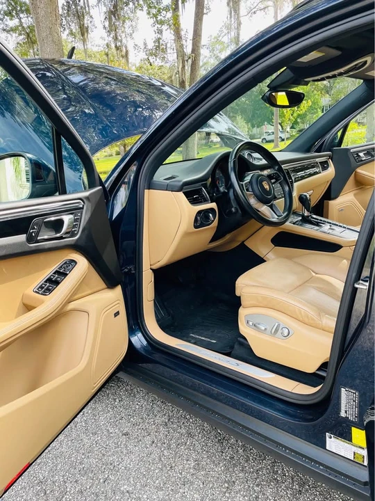 2017 Porsche Macan - Image 11 of 20