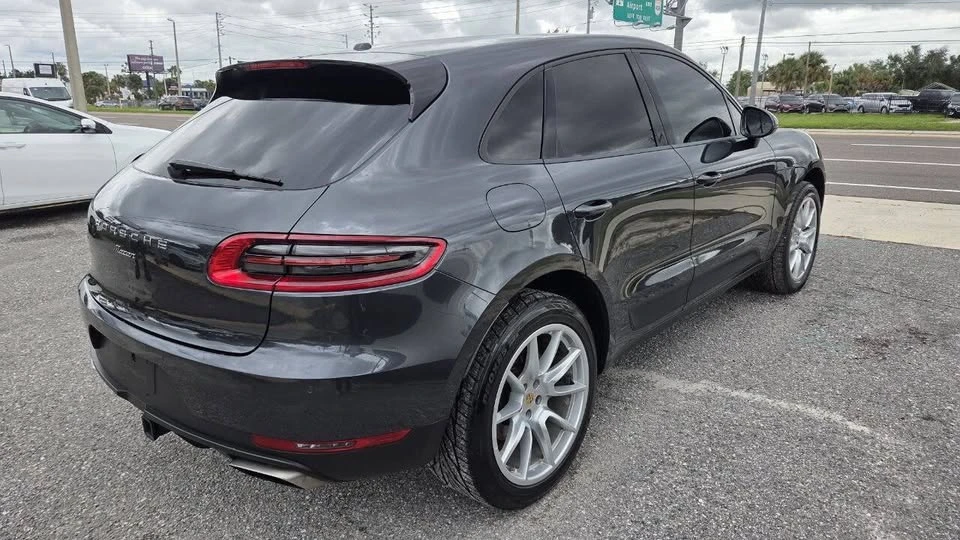 2017 Porsche Macan - Image 5 of 17