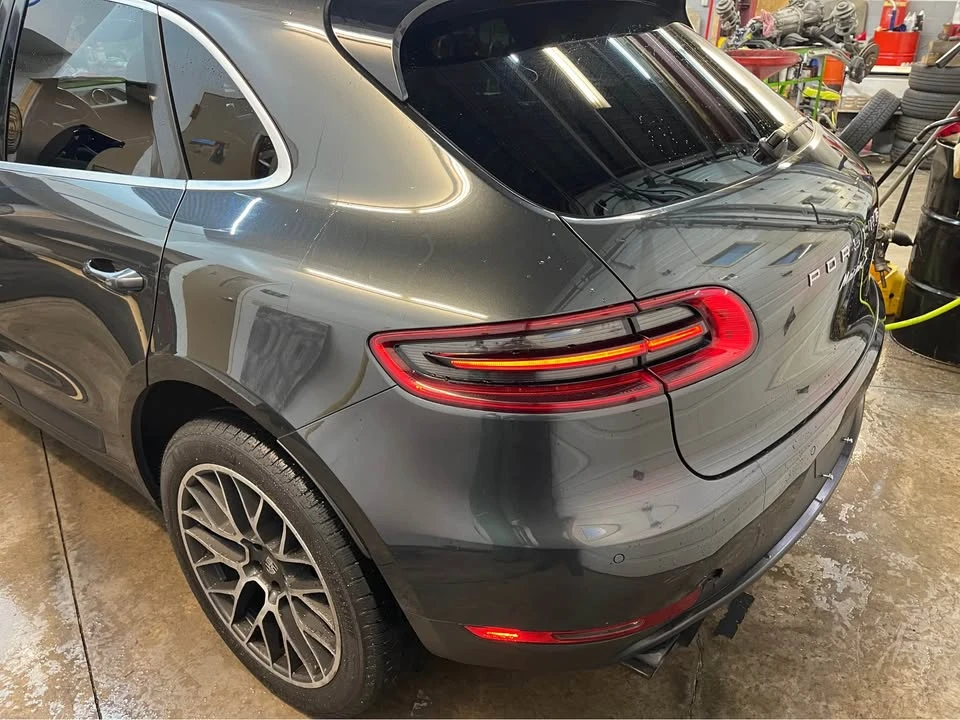 2017 Porsche Macan - Image 11 of 20