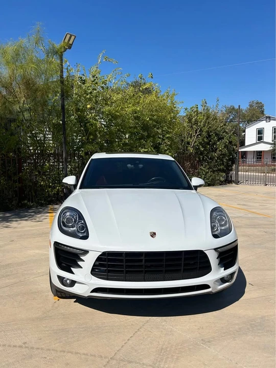 2017 Porsche Macan - Image 10 of 16