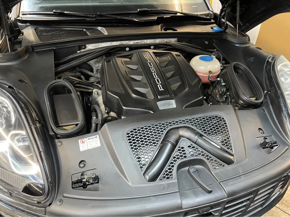 2017 Porsche Macan - Image 8 of 20