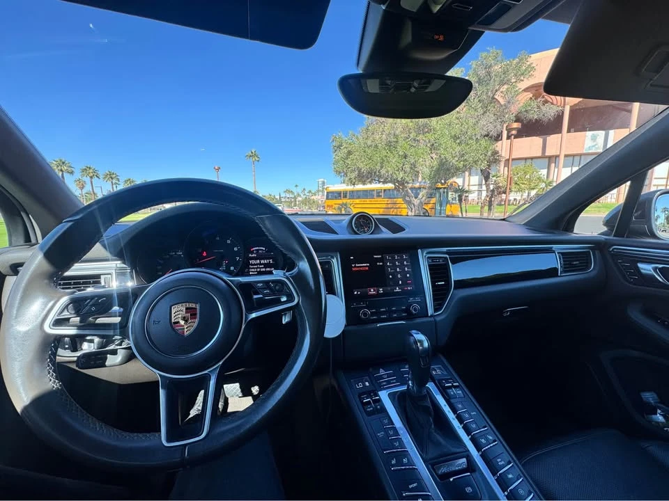 2017 Porsche Macan - Image 4 of 12