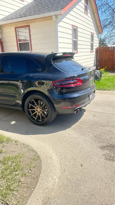 2017 Porsche Macan - Image 4 of 12