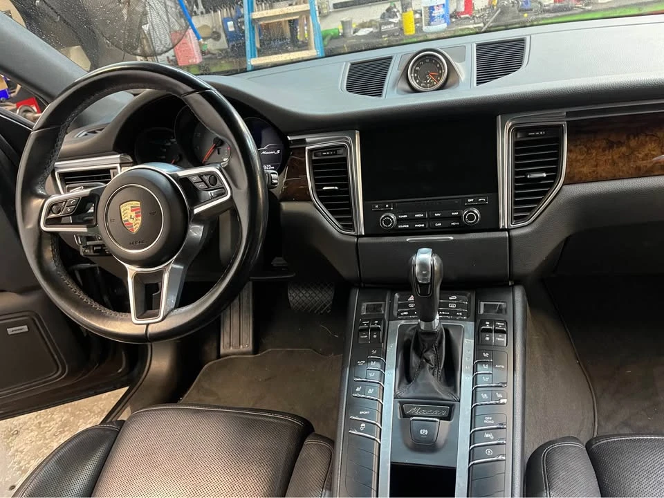 2017 Porsche Macan - Image 5 of 20