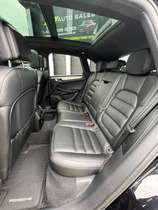 2017 Porsche Macan - Image 11 of 13
