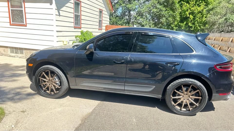 2017 Porsche Macan - Image 2 of 12