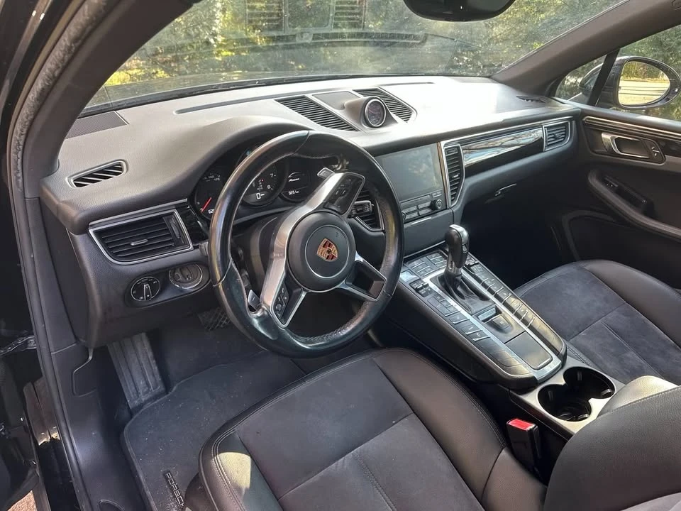 2017 Porsche Macan - Image 6 of 8
