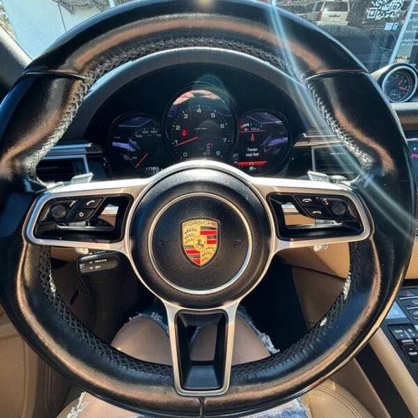 2017 Porsche Macan - Image 11 of 18
