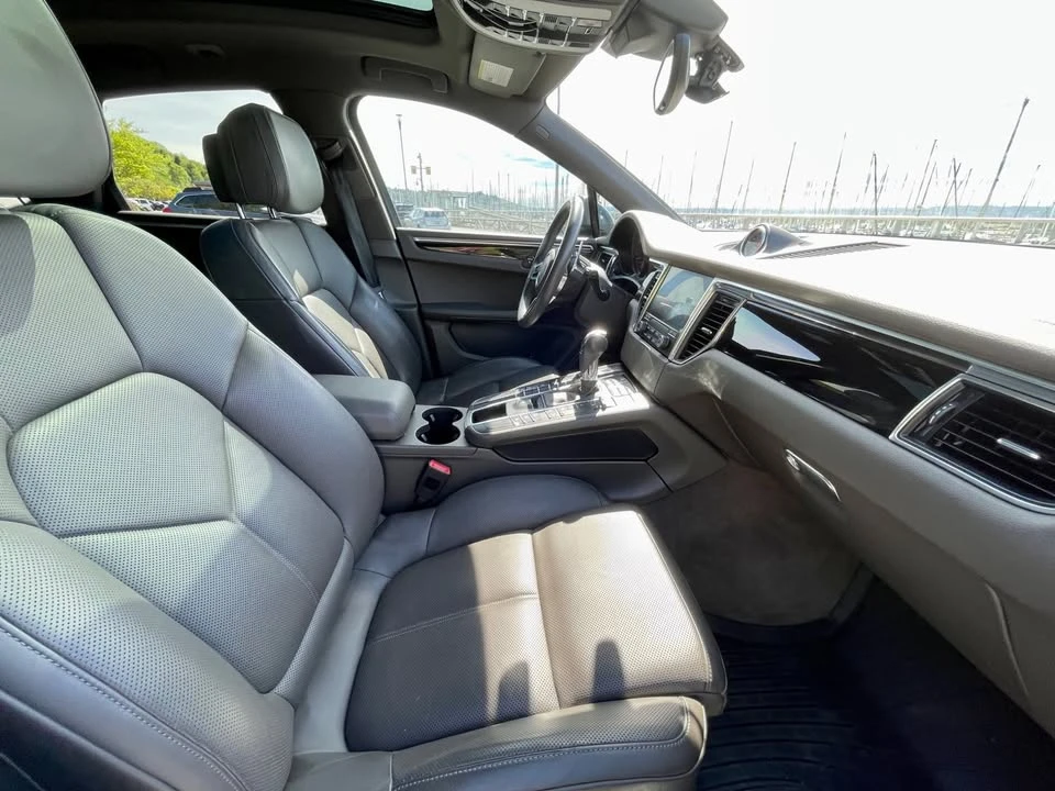 2017 Porsche Macan - Image 8 of 16