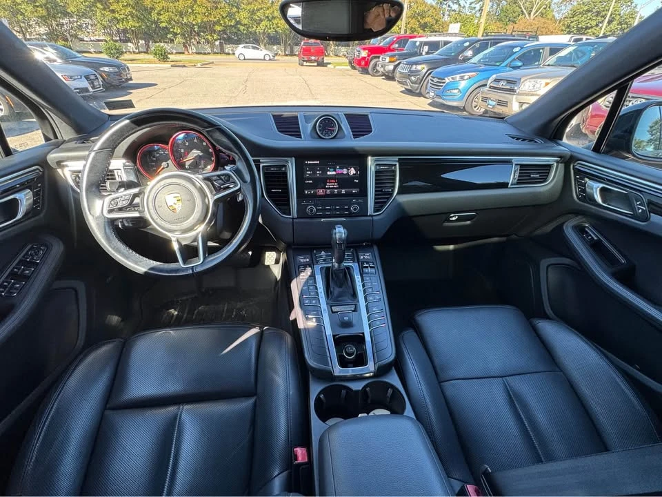 2017 Porsche Macan - Image 14 of 19