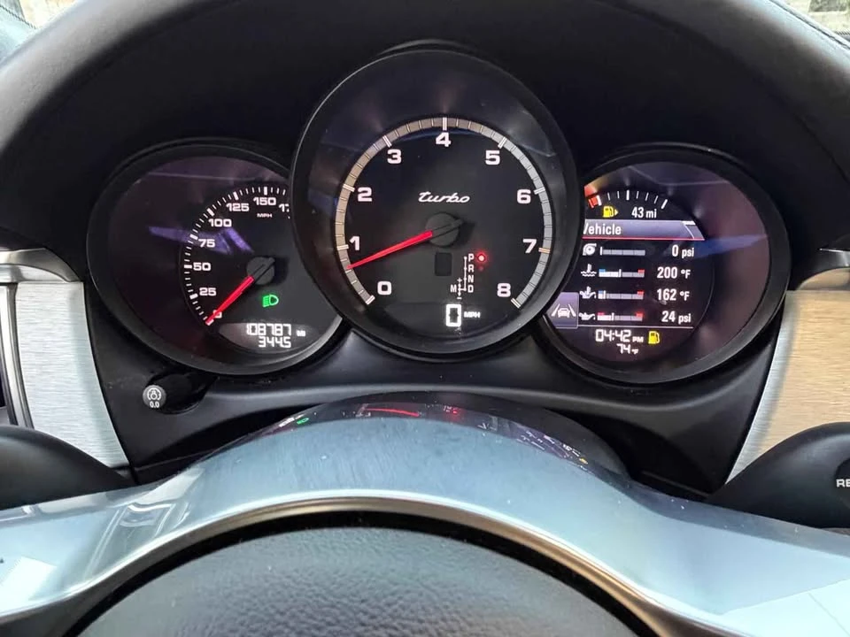 2017 Porsche Macan - Image 12 of 16