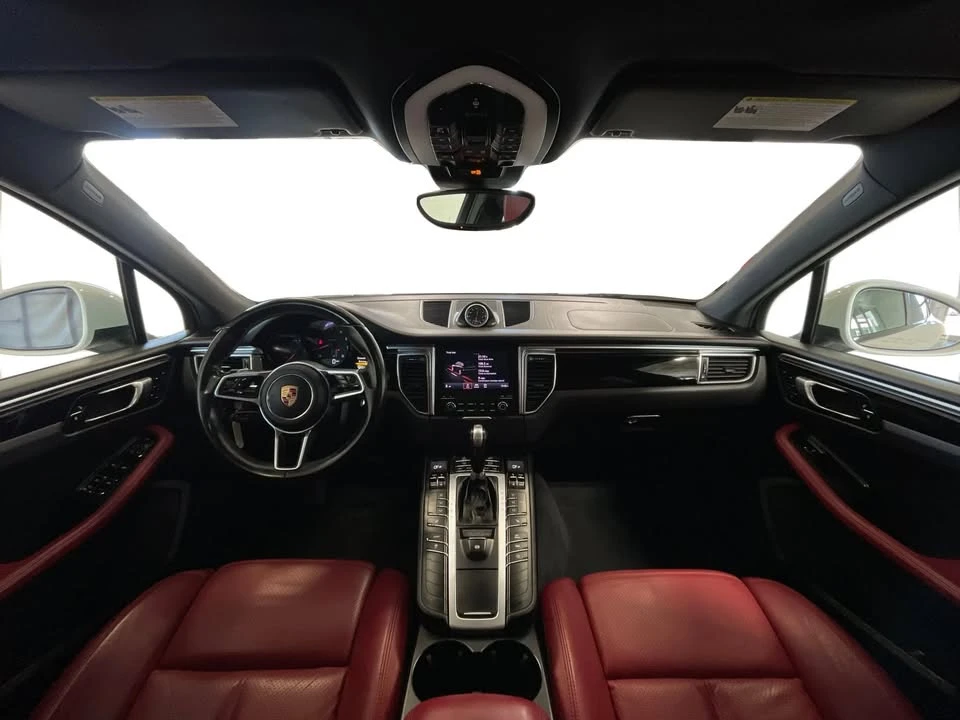 2017 Porsche Macan - Image 16 of 17
