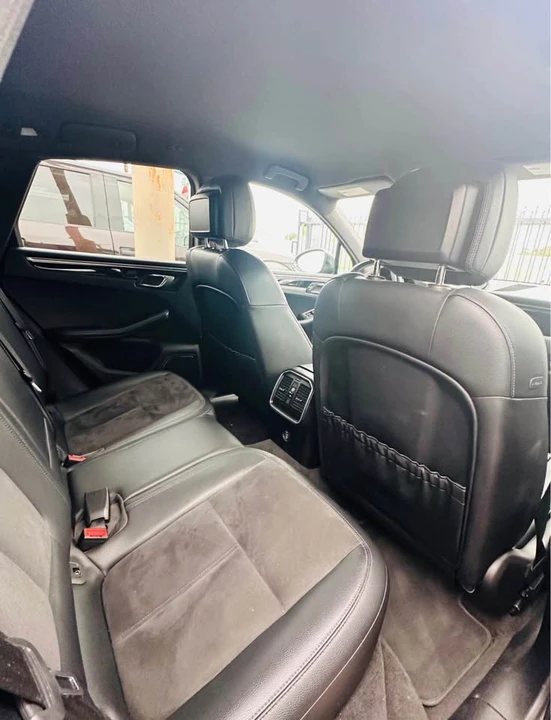 2017 Porsche Macan - Image 5 of 6
