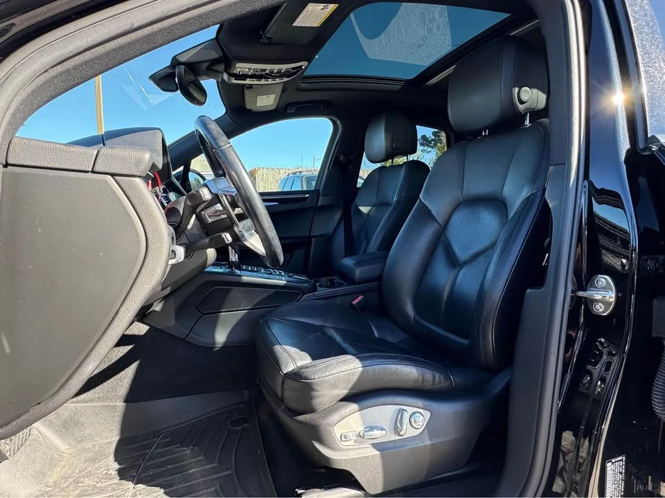 2017 Porsche Macan - Image 8 of 19