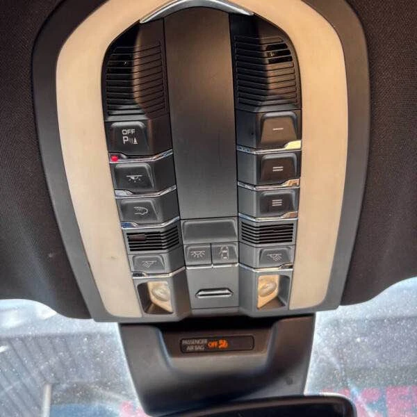 2017 Porsche Macan - Image 2 of 18