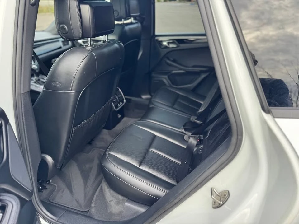 2017 Porsche Macan - Image 11 of 14