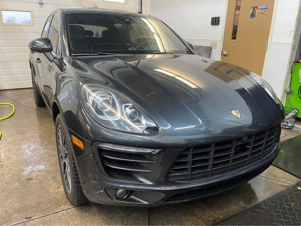 2017 Porsche Macan - Image 2 of 20