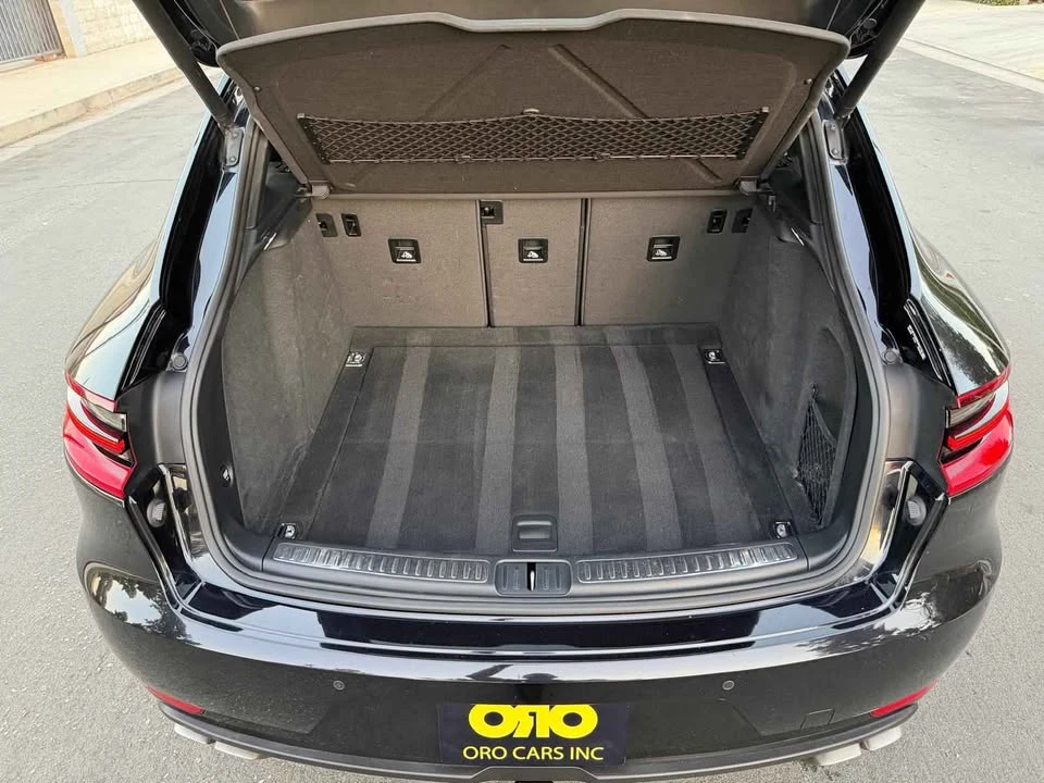 2017 Porsche Macan - Image 14 of 16
