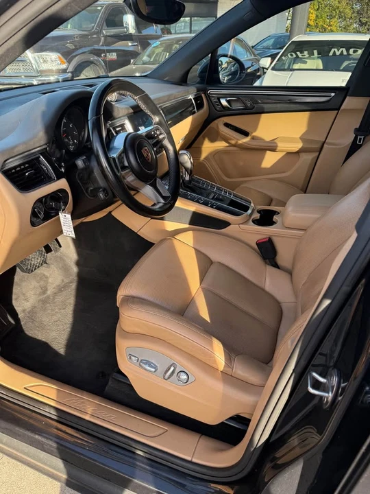2017 Porsche Macan - Image 4 of 7