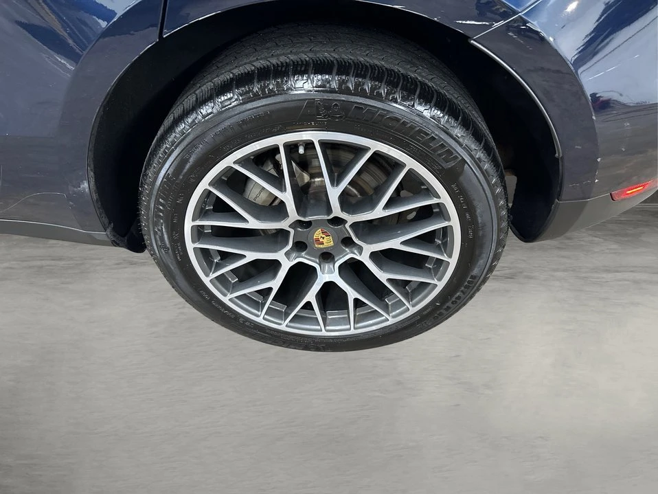 2017 Porsche Macan - Image 12 of 17