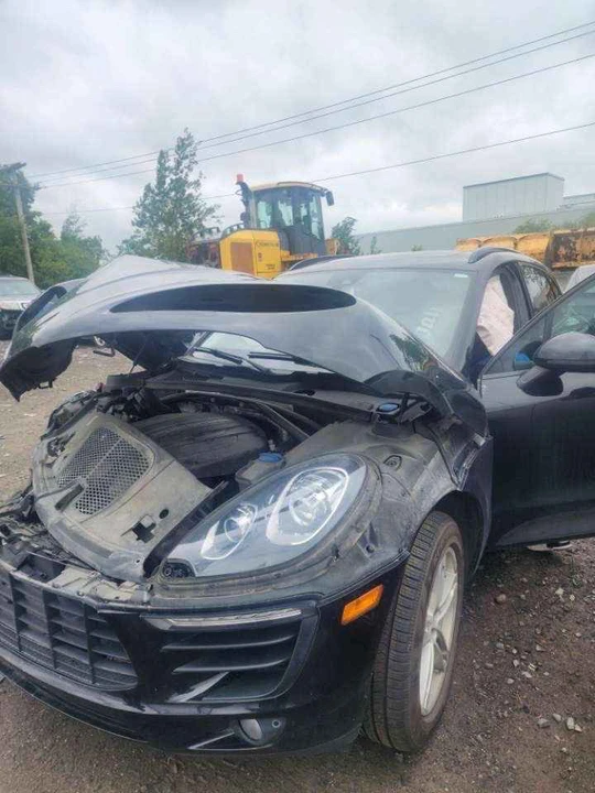 2017 Porsche Macan - Image 2 of 6