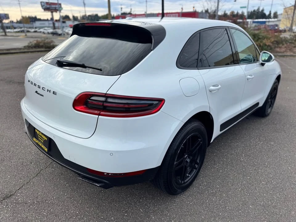 2017 Porsche Macan - Image 10 of 14