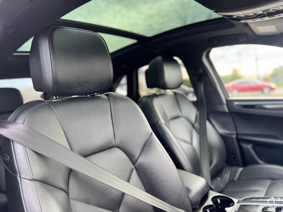 2017 Porsche Macan - Image 5 of 14