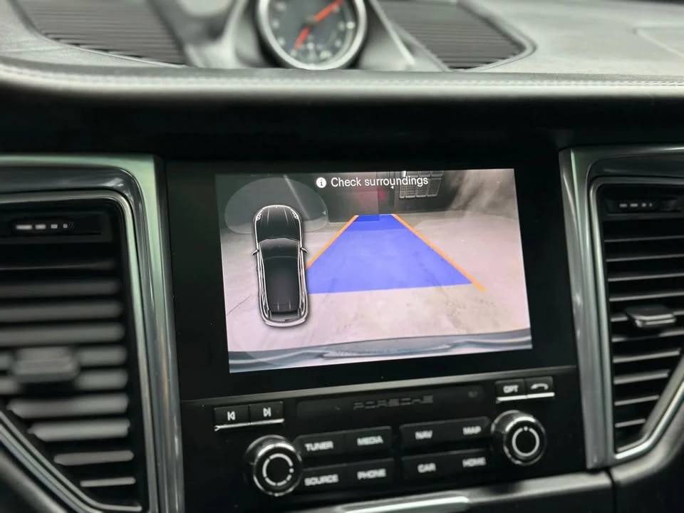 2017 Porsche Macan - Image 16 of 19